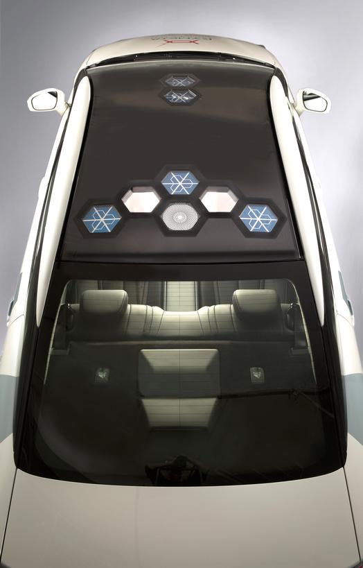 Toyota 2016 NAIAS - Mirai-based Kymeta Research Vehicle 002