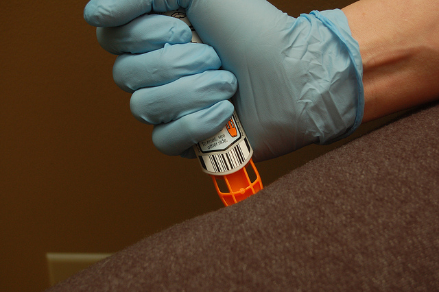 Epipen needle