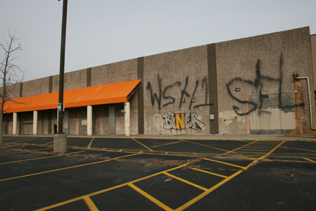 Dark Store Abandoned
