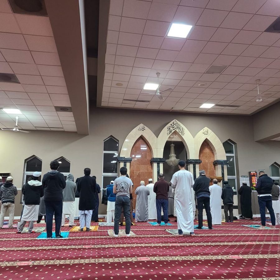 Worshippers pray at MCWS
